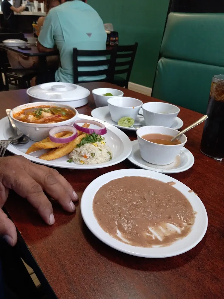 Sopa De Mariscos Con 3 Chicharrones