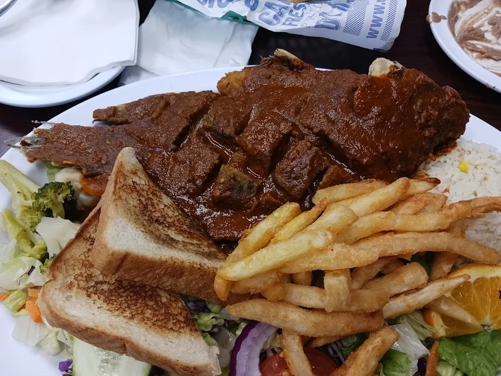 Tilapia En Salsa Chipotle